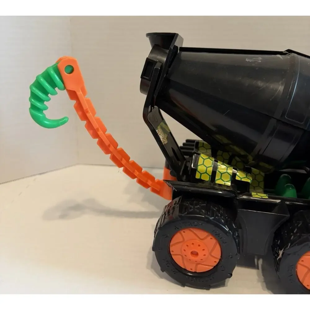 Hot Wheels 1992 Attack Pack Slime Inator Cement Truck to Hornet Incomplete